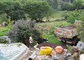 constructing a swimming pool filtering pond by B3KM EcoDesign