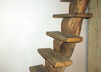 Escalier d'une poutre antique en chêne par B3KM EcoDesign