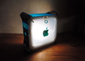 Lampe "mac" de apple G3 par B3KM EcoDesign