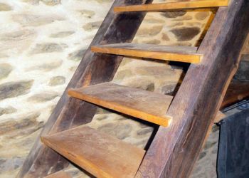 Stairs from reclaimed oak beams by B3KM EcoDesign